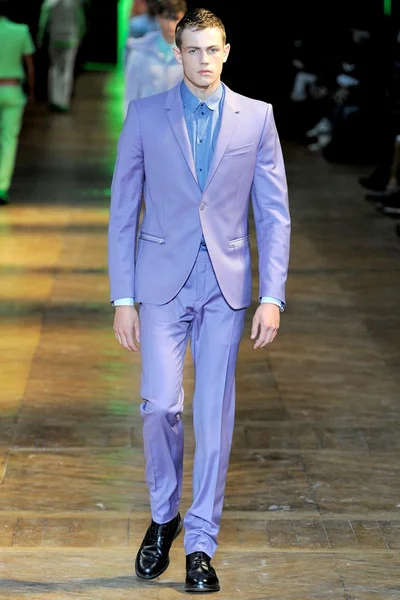 Look 37